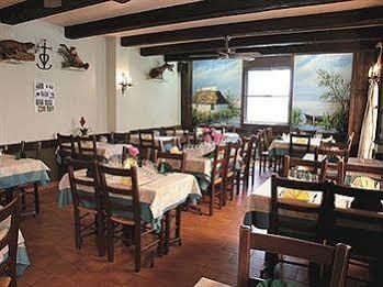 Logis Restaurant Le Flamant Rose Camargue Hotel 2*